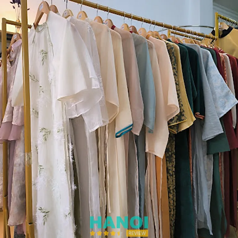 Áo Dài Gò: 31 Ngõ 603 Lạc Long Quân, P. Phú Thượng