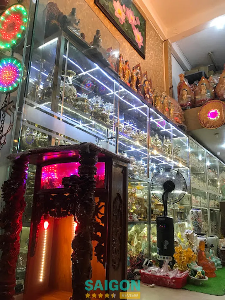 Cửa hàng thờ cúng Kim Quang: 710 Nguyễn Chí Thanh, Q11