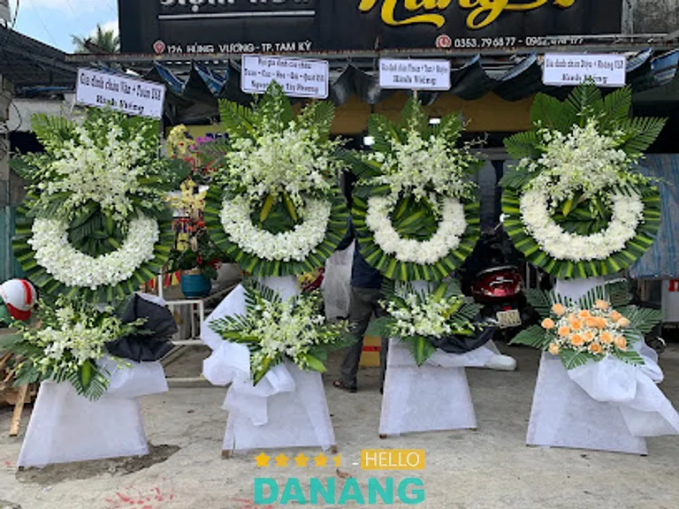 Tiệm hoa Nắng: 126 Hùng Vương, Phường Tam Kỳ