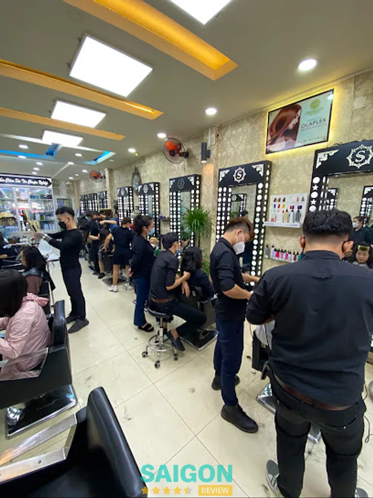 Liem Nguyen Hair Salon: 359 Lê Văn Lương, P. Tân Hưng